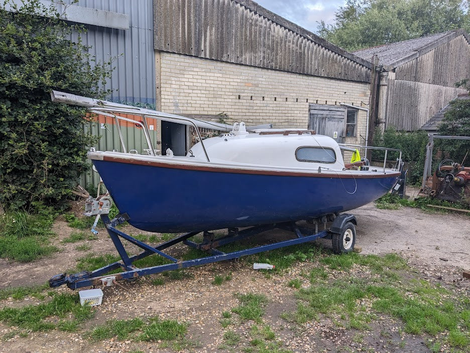 Cabin Sailing Boat - WESTERLY NIMROD