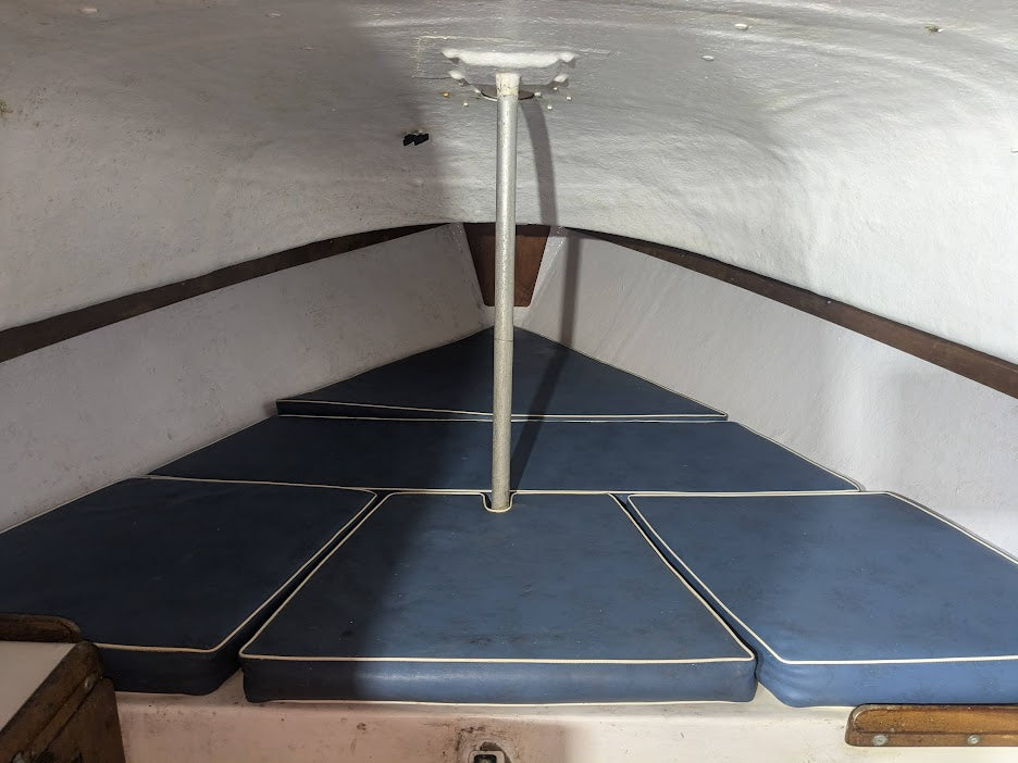 Cabin Sailing Boat - WESTERLY NIMROD